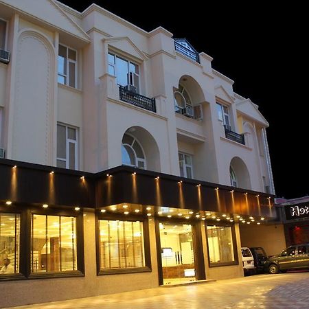 Hotel Maharaja カトラ エクステリア 写真